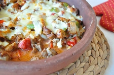 Fırında Kaşarlı Et Sote Tarifi ve Malzemeleri Fırında Kaşarlı Et Sote Tarifi ve Malzemeleri